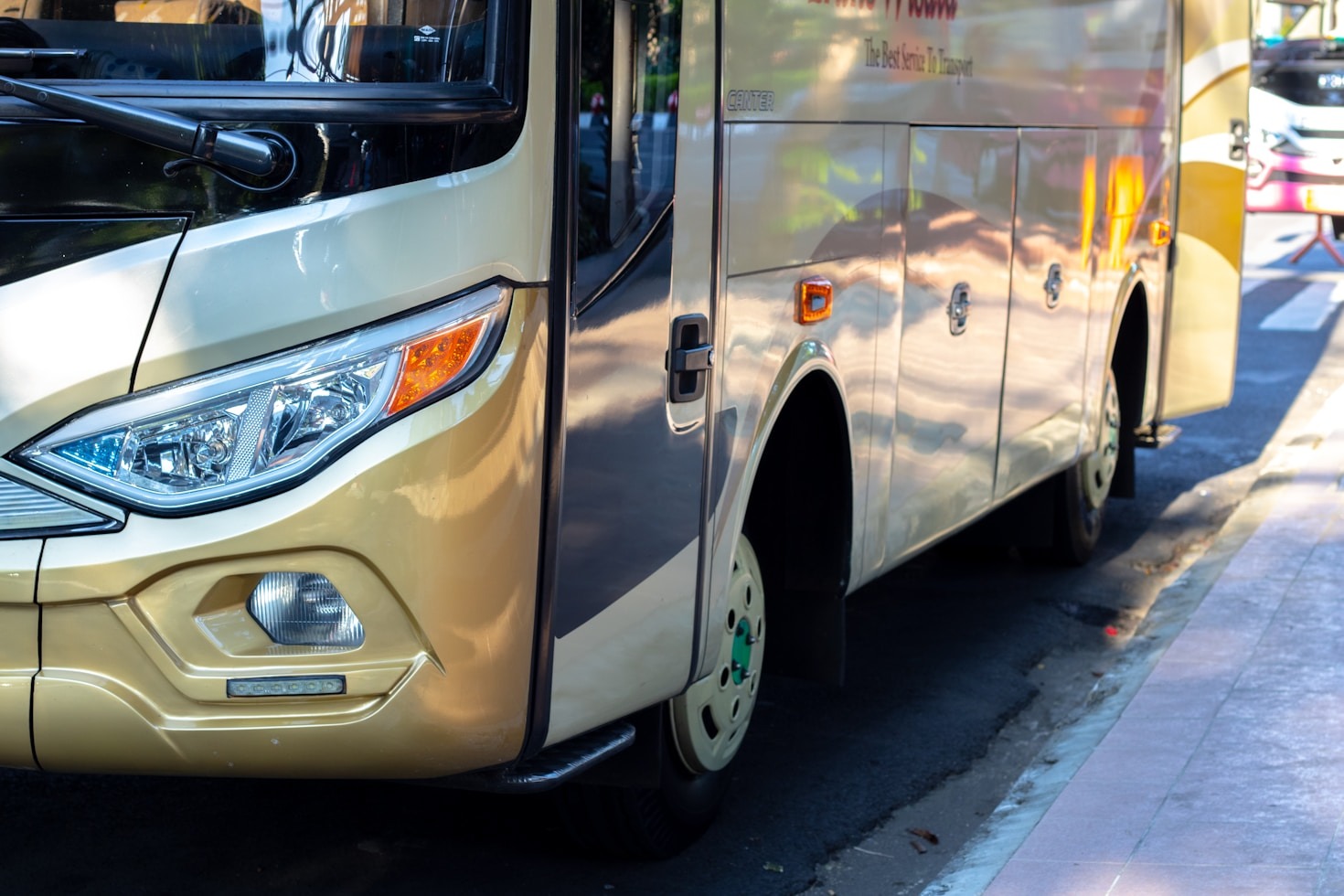 Comparação entre ônibus tradicionais e elétricos